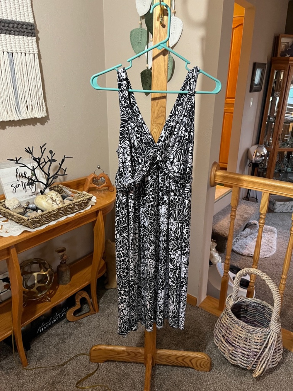 Daisy Fuentes Black and White Floral Twist-Front Midi Dress